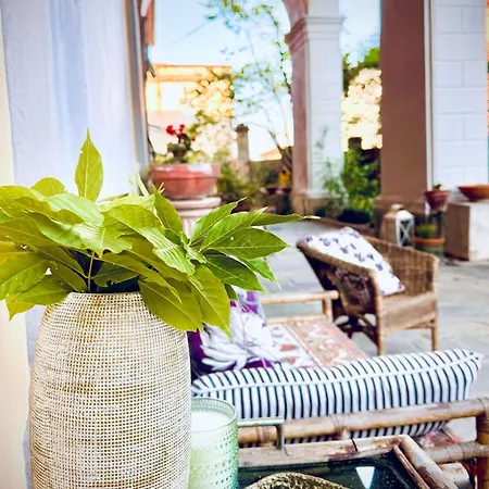 Bed & Breakfast La Dogana Di Charme - Historic With A Beautiful Garden 2*