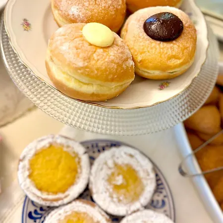 La Dogana Di Charme - Historic With A Beautiful Garden Bed & Breakfast Lucca