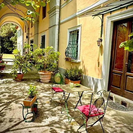La Dogana Di Charme - Historic With A Beautiful Garden Nocleg ze śniadaniem Lukka